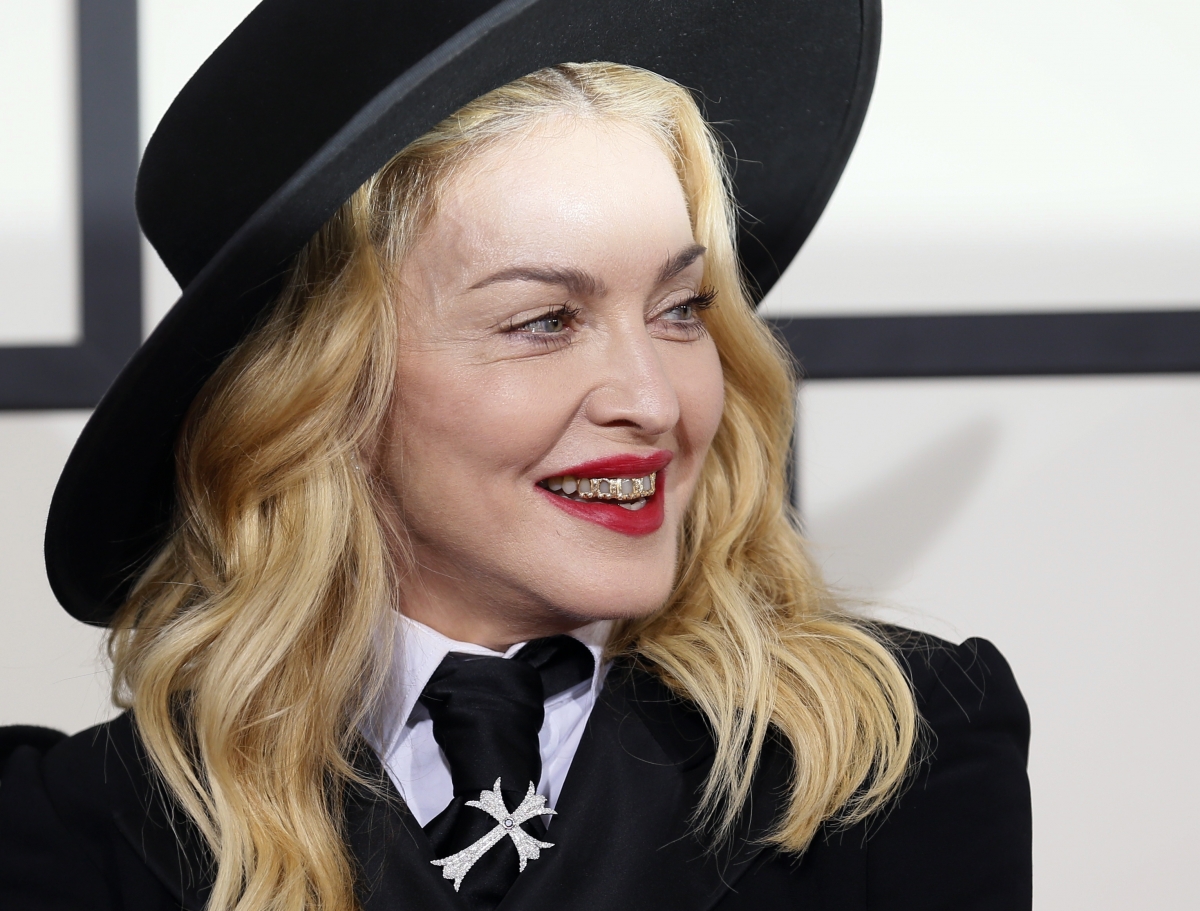 Madonna proves that she's an utter twat - Oxygen.ie